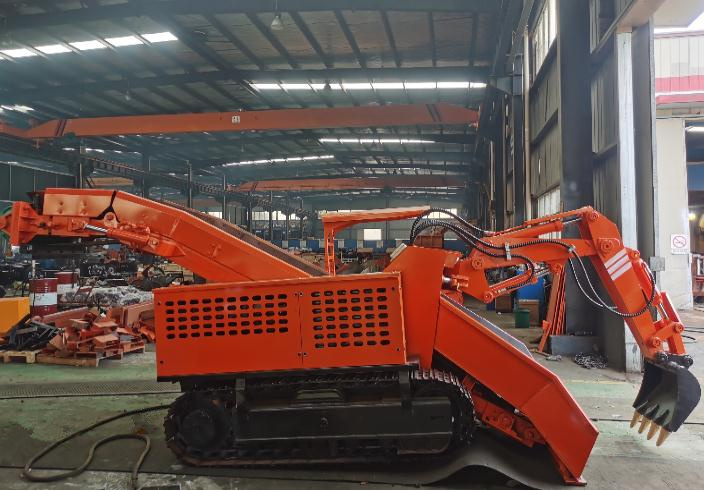 跟著帥龍重工一起看看履帶扒渣機(jī)的8點(diǎn)維護(hù)保養(yǎng)事項(xiàng)！